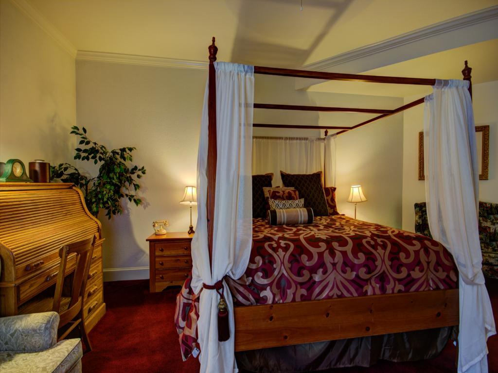 The Currier Inn Greeley Exteriör bild